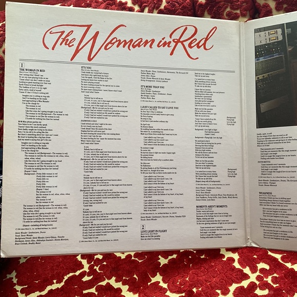 The Women in Red Soundtrack on vinyl. Soundtrack done by Stevie Wonder. - Picture 4 of 8